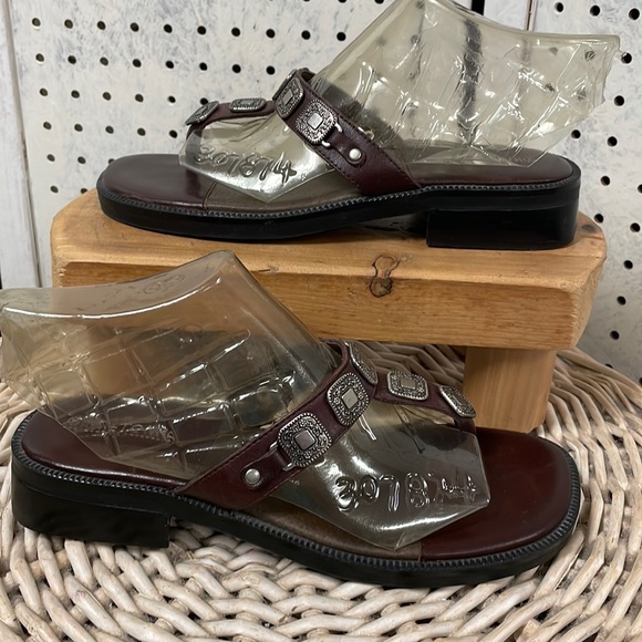 Minnetonka SALE! - Picture 2 of 11